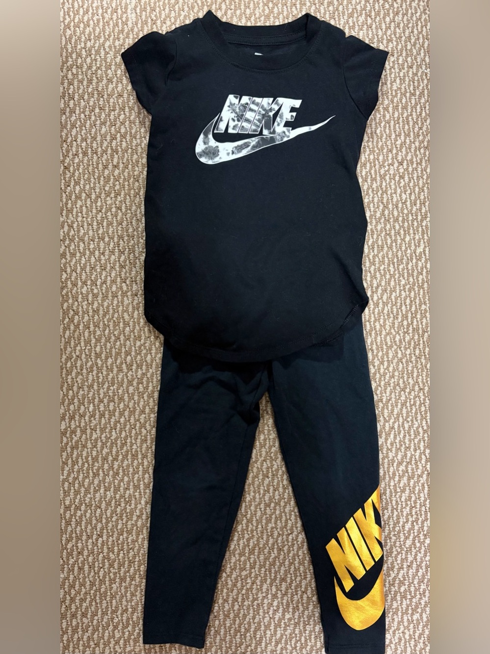 Girls size 3-4YR nike set